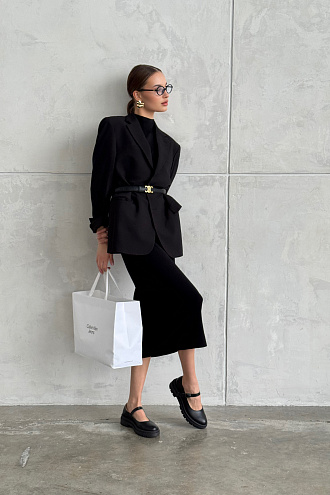 LINDA В СТИЛЕ МЭРИ ДЖЕЙН В ЧЕРНОЙ КОЖЕ