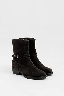 Chloe brown